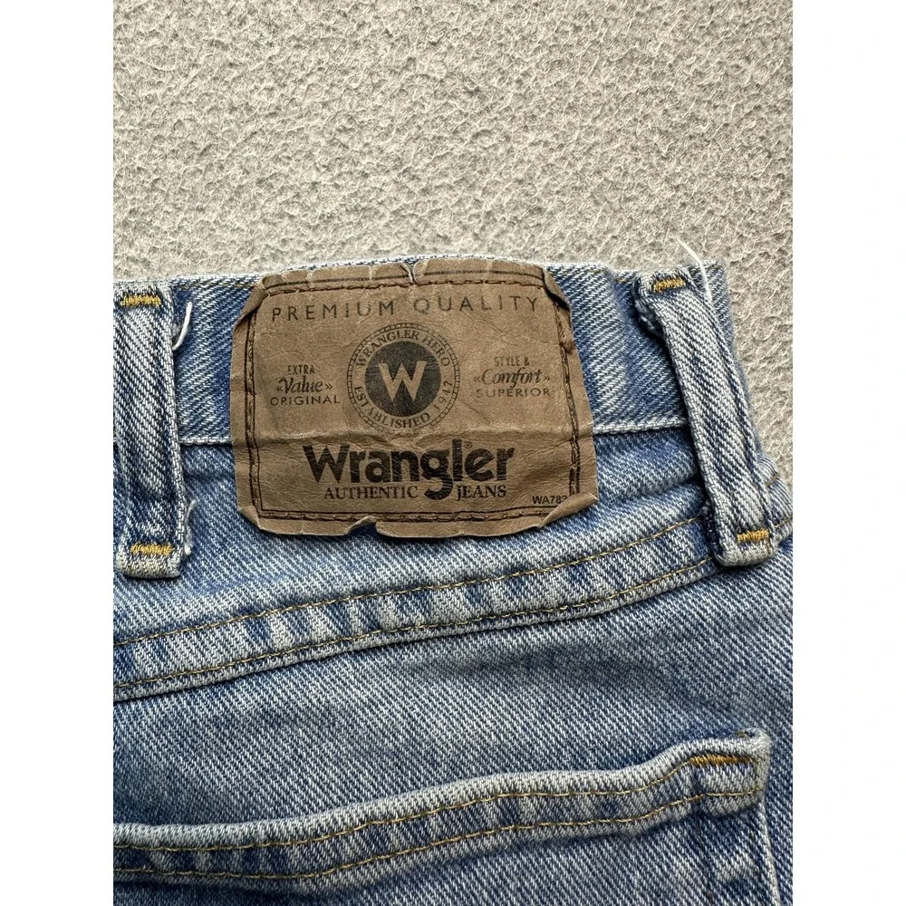 Wrangler Jeans Mens 38x30 (36x30) Light Wash Relaxed Fit Blue Denim Pants‎
